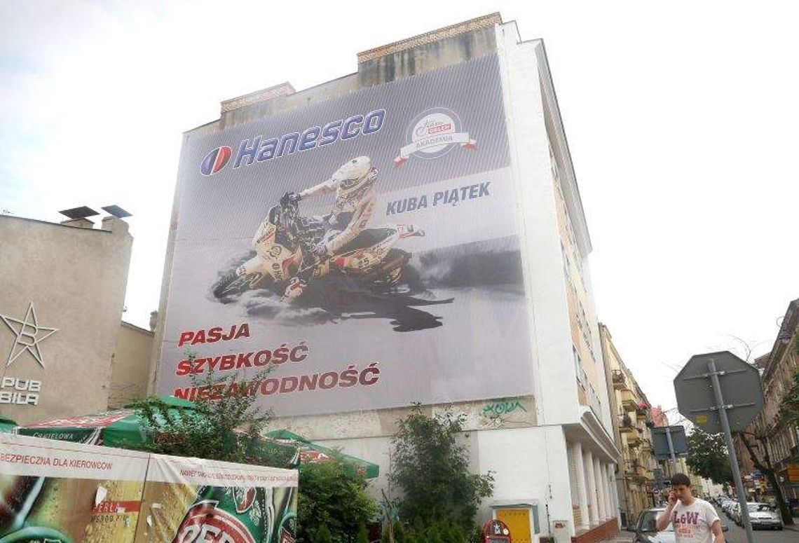 "Moja ściana to wieszam" Baner zawisł bez zezwolenia