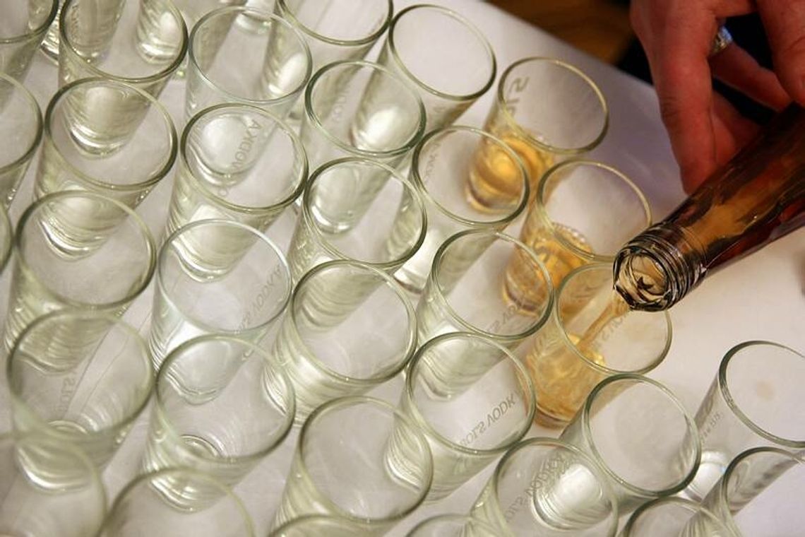 Mołodiatycze: Pijana mama wiozła dzieci do szkoły