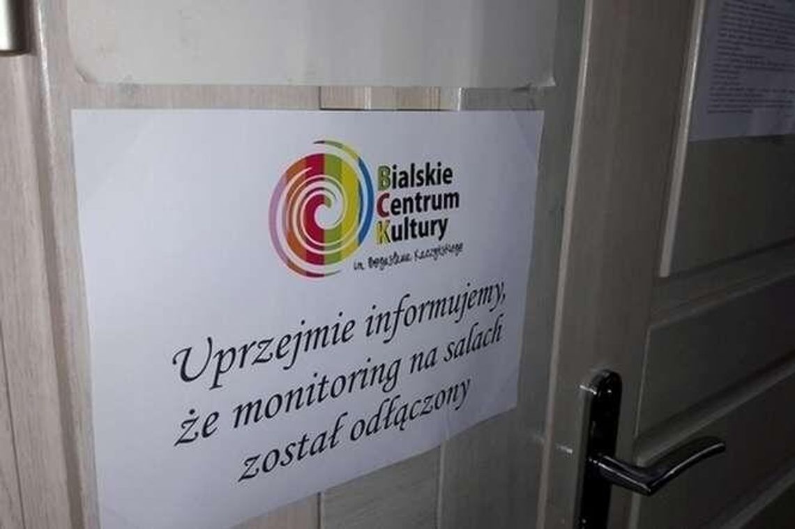 Monitoring w salach centrum kultury. Dyrektor: "Dla bezpieczeństwa". Rodzice: "To dyskomfort" 