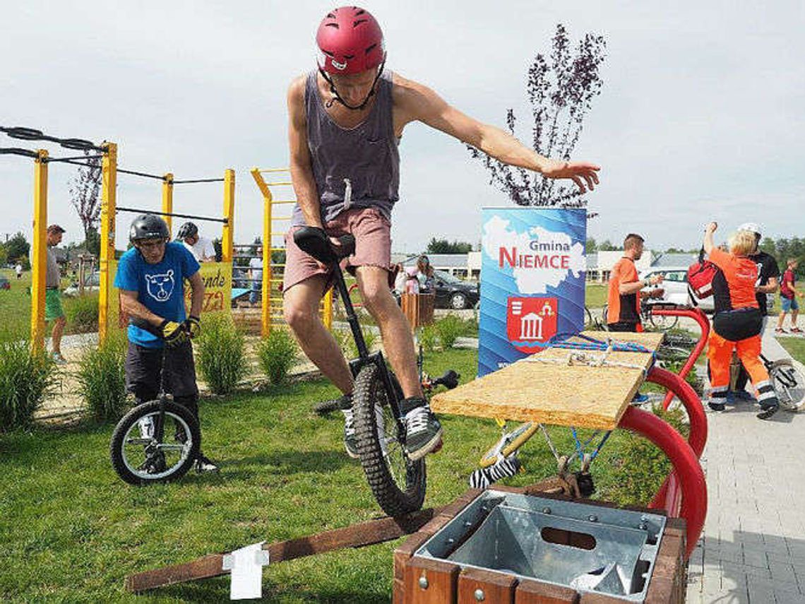 Monocykliści spotkali się w Niemcach. Rywalizowali w zawodach Monocykliści spotkali się w Niemcach. Rywalizowali w zawodach