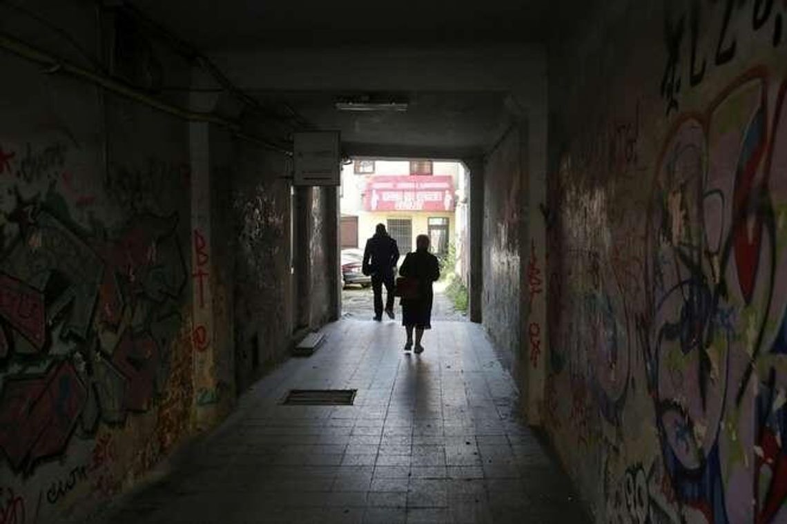 Morderstwo 18-latki przy ul. Królewskiej. Przesłuchania znajomych ze szkoły