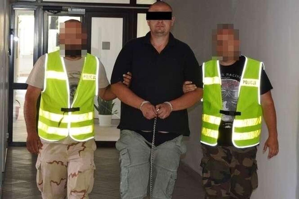 Morderstwo w Piaskach Szlacheckich. Zabił trzy osoby, idzie do psychiatry