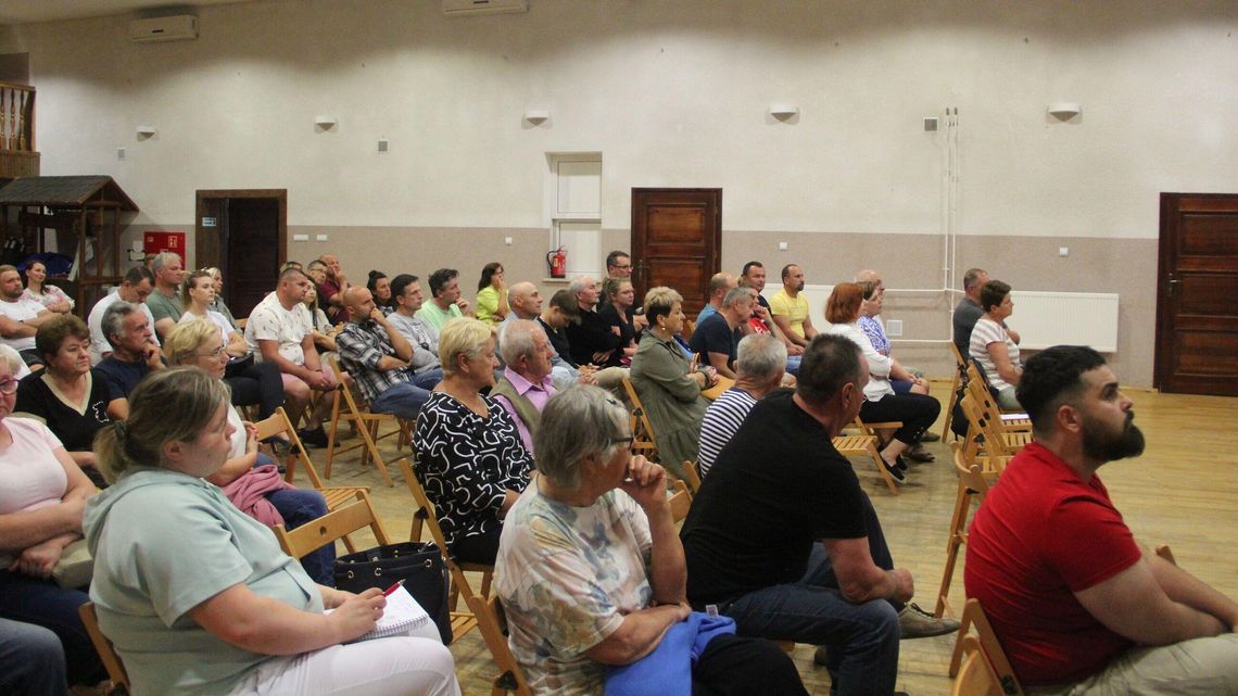 Morze paneli za oknem. Mieszkańcy wolą łąki 