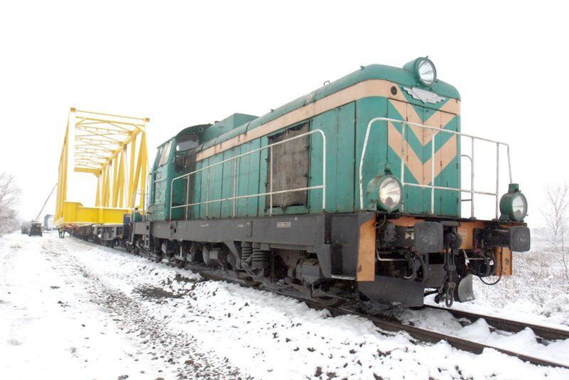 Most przyjechał na miejsce koleją 