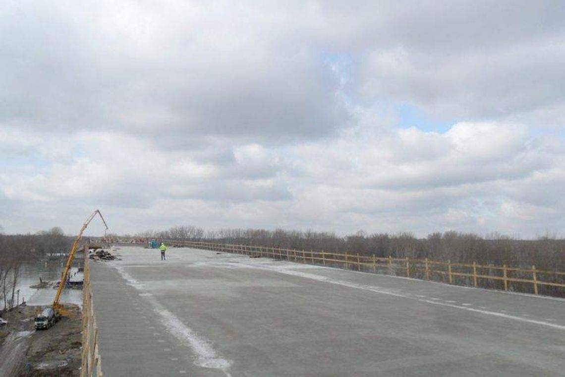 Most w Kamieniu na ukończeniu. Co z drogą dojazdową?