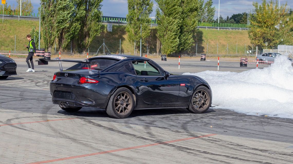 Moto-emocje w Puławach. Ścigali się na targowisku