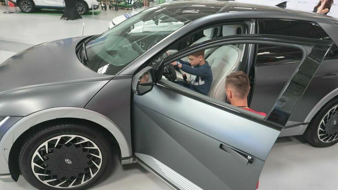 Moto Session: Motoryzacyjne cacka i ryk silników 