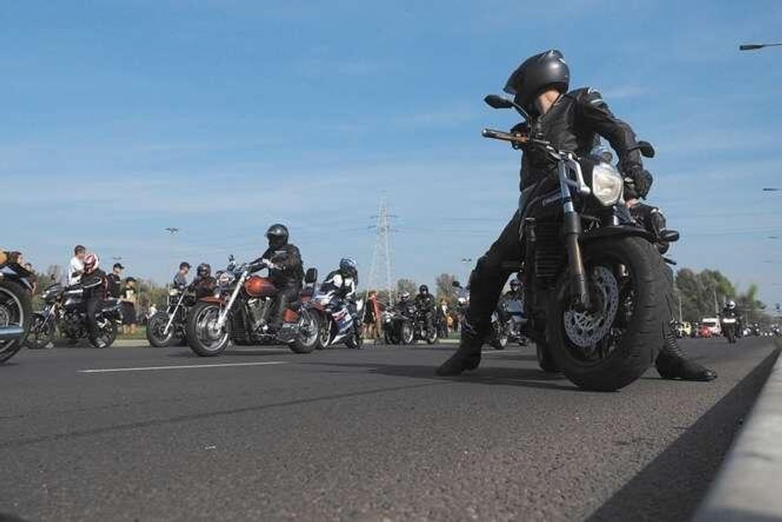 Motocykle wróciły na drogi. Pamiętajmy o bezpieczeństwie 