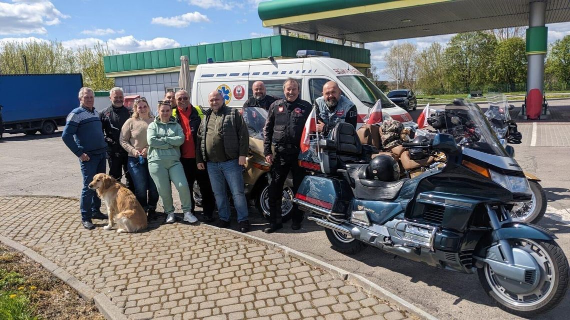 Motocykliści z Puław sprzątają polskie cmentarze na Ukrainie 