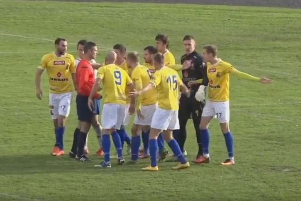 Motor-Karpaty: Kontrowersyjny karny, piłkarze protestowali (wideo)