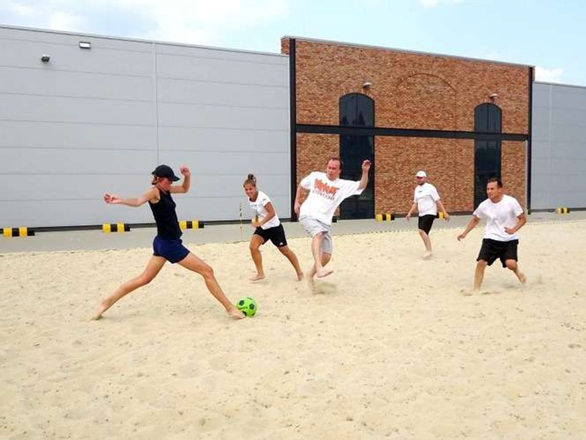 Motor Lublin - Górnik Łęczna. Charytatywne derby na boisku plażowym