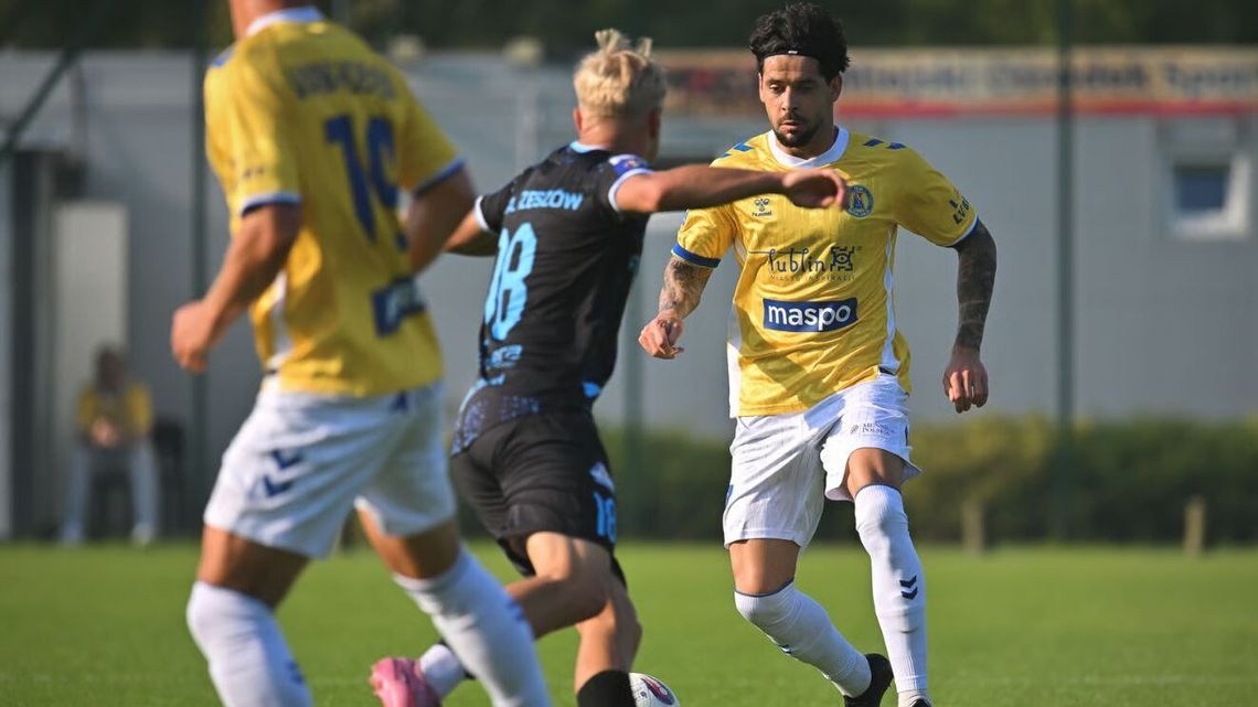 Motor Lublin wysoko przegrał sparing ze Stalą Rzeszów. "To nie był taki sobie występ, tylko bardzo słaby"