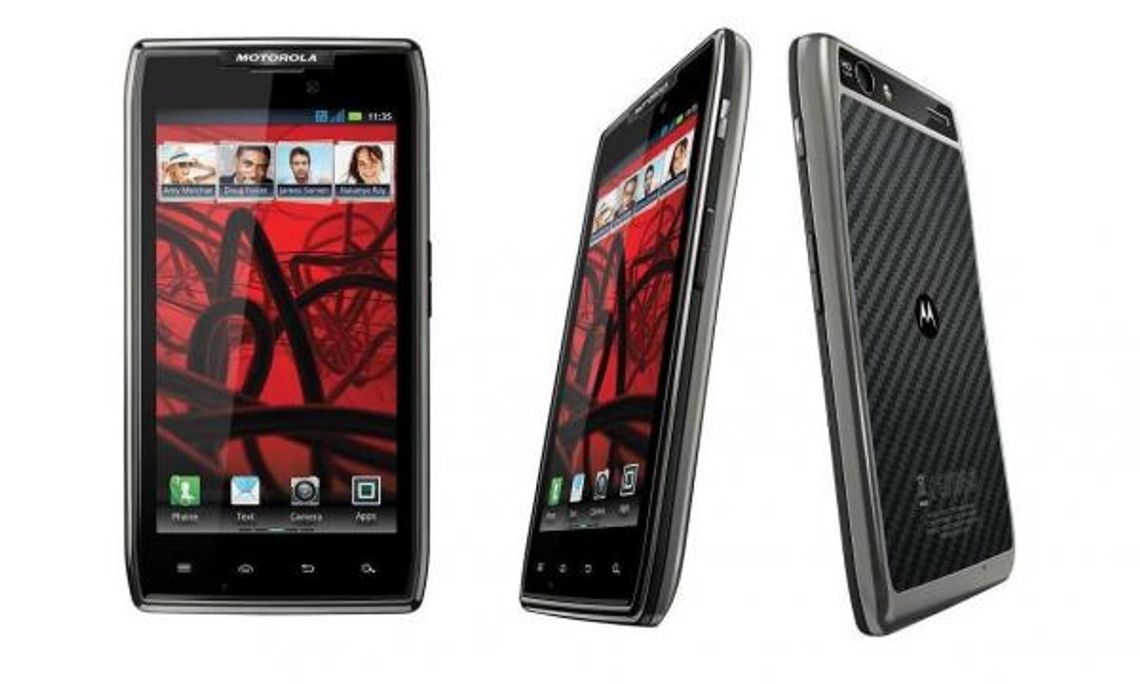 Motorola RAZR MAXX: Można rozmawiać przez 17,6 godziny