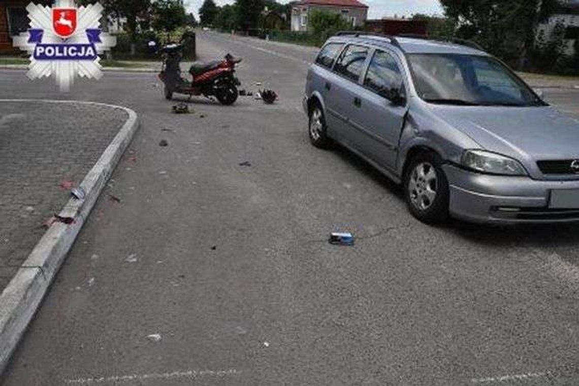 Motorowerzysta nie ustąpił pierwszeństwa. Zderzył się z samochodem