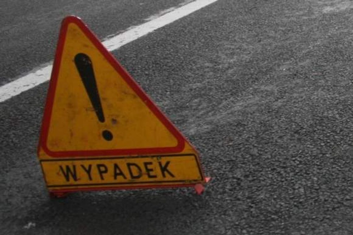 Motycz: Kobieta uderzyła w drzewo. Była trzeźwa