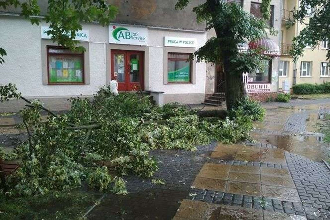 Może być naprawdę groźnie. W nocy ma wiać jeszcze mocniej Może być naprawdę groźnie. W nocy ma wiać jeszcze mocniej