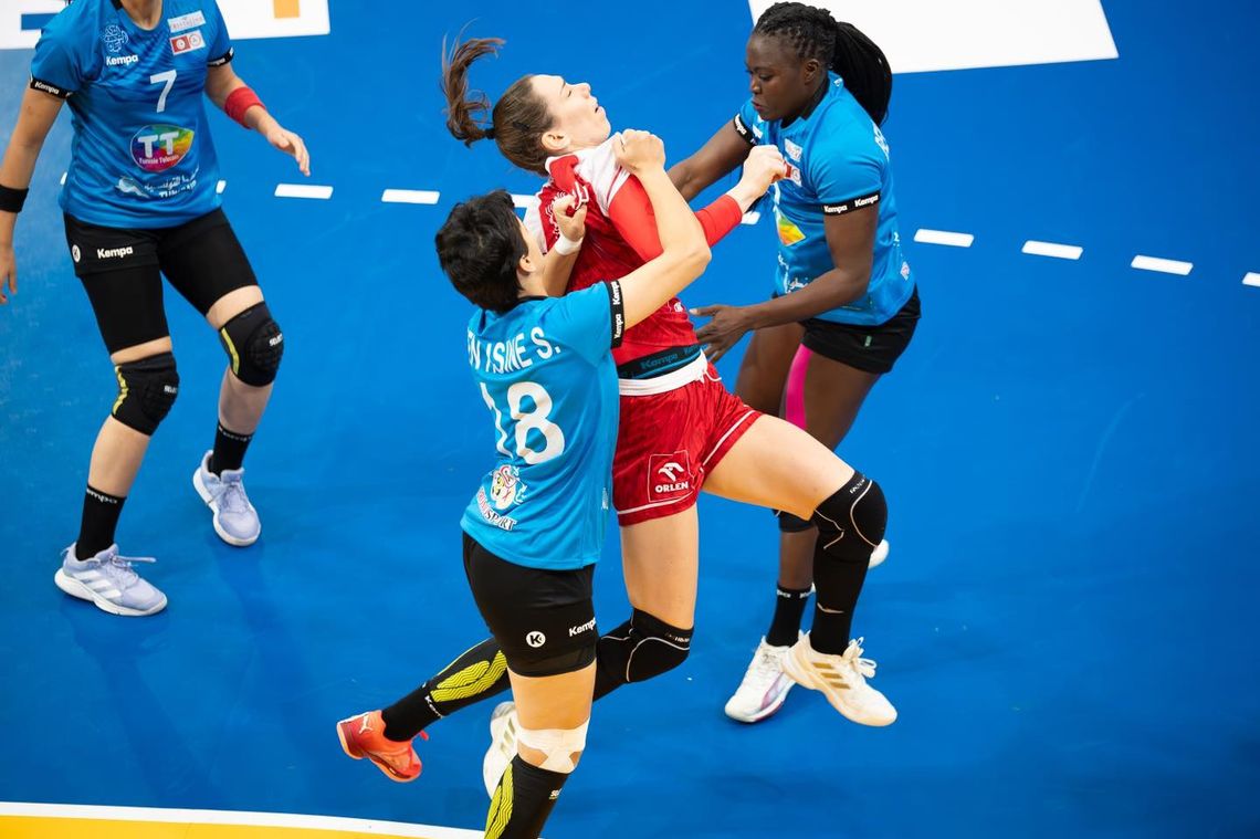 MŚ piłkarek ręcznych: Polska pokonała Tunezję i pojedzie do Rotterdamu