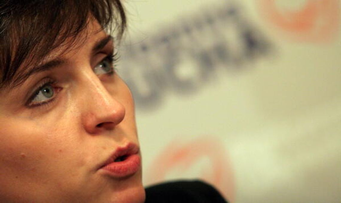 Mucha: \"Wydumane romanse i ciąże. To nie sprzyja atmosferze pracy\" Mucha: \"Wydumane romanse i ciąże. To nie sprzyja atmosferze pracy\"