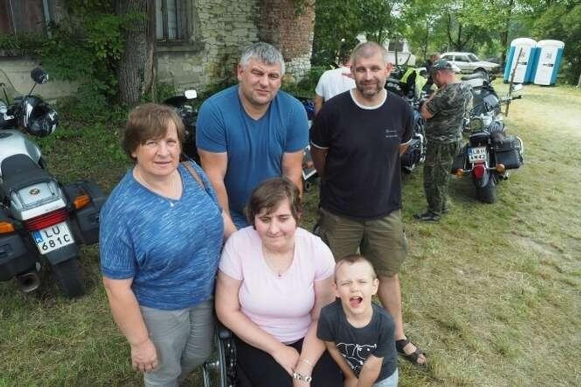 Musieli usunąć jej część mózgu. Lekarze walczą by Weronika chodziła i mówiła. Potrzebna pomoc