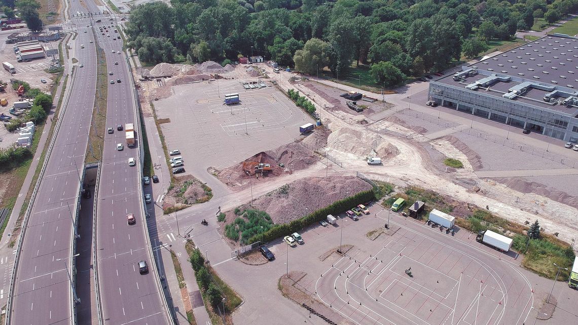 Musieli zatrzymać budowę dróg dojazdowych do Dworca Metropolitalnego. Zawinił projektant