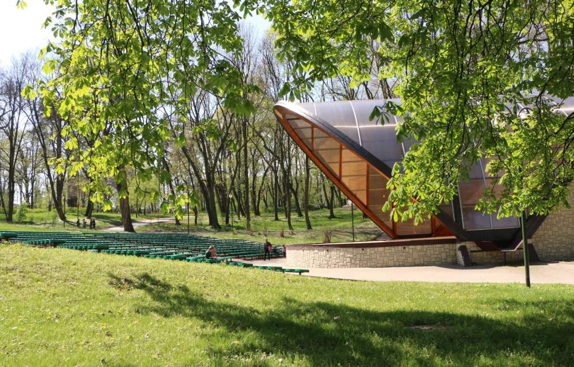 Muszla w Saskim: Koncety, filmy, cyrk