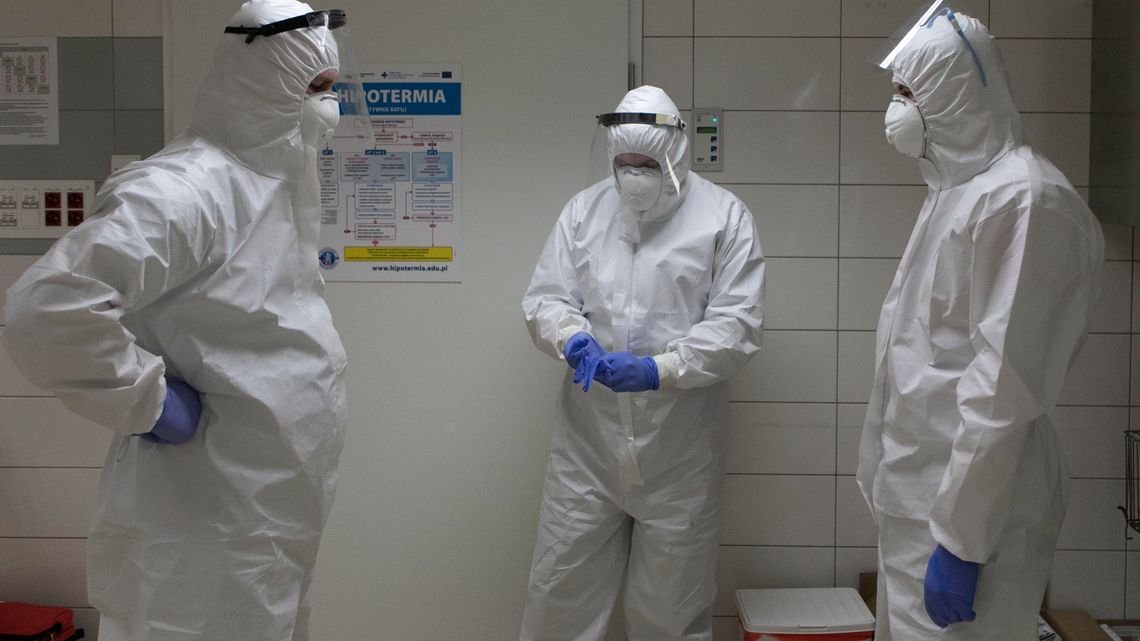 Mutacja czy wariant? Ekspert wyjaśnia, o co chodzi z "brytyjskim" i "afrykańskim" wariantem koronawirusa