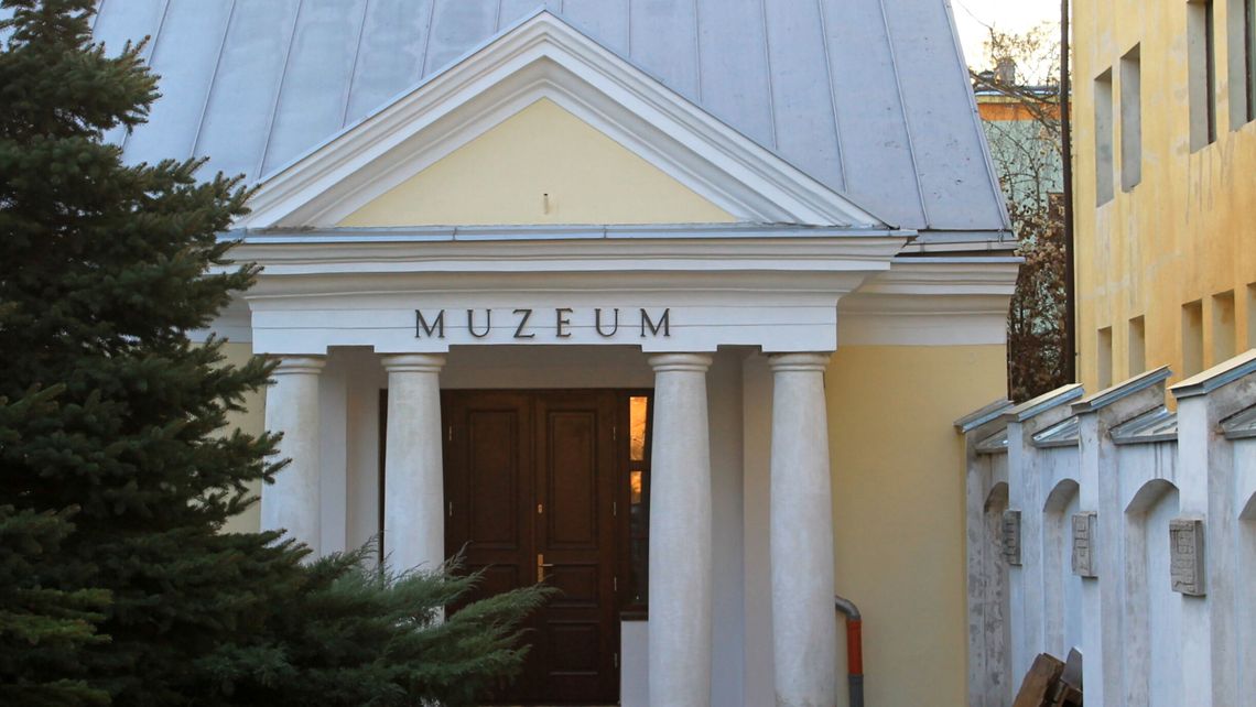 Muzeum polarne opuszcza dworek. Co będzie w tym miejscu?