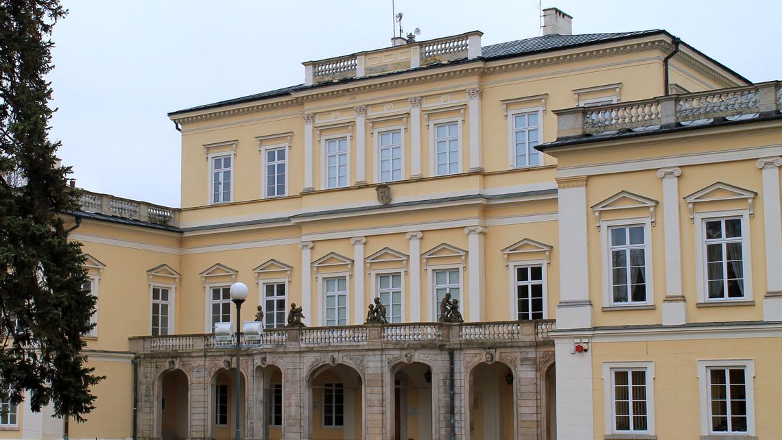 Muzeum w Puławach nie sprzedaje pamiątek. Za mało miejsca na sklepik?