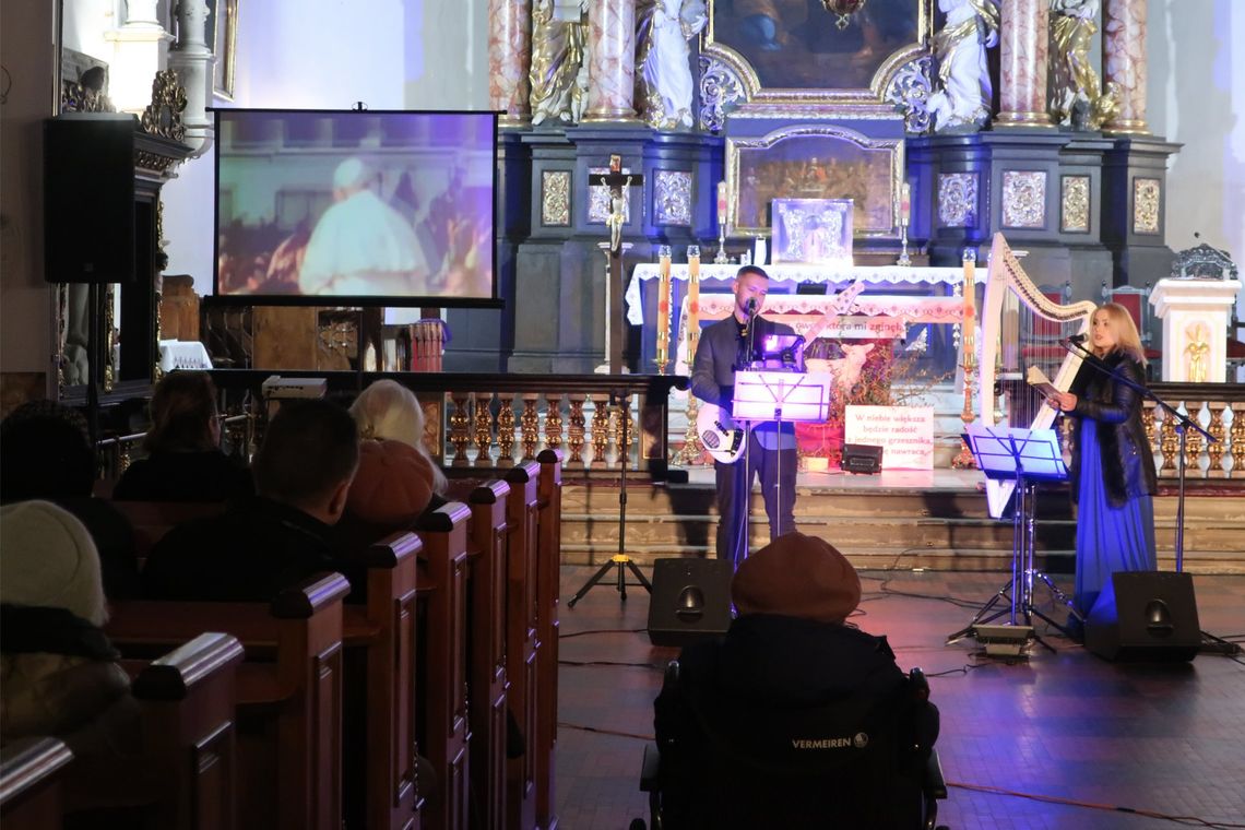 Muzyczny hołd dla Jana Pawła II. Harfa, śpiew i wyjątkowy koncert w rocznicę urodzin papieża