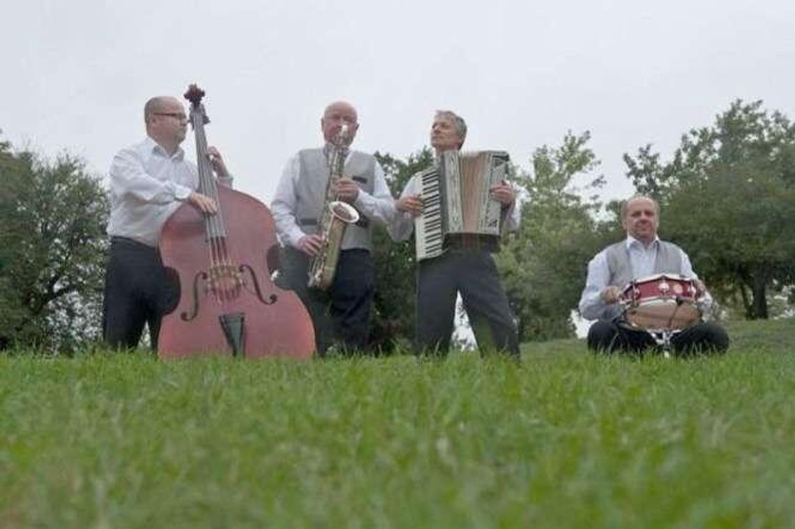 Muzyka na Moście w Muszli i w Wirydarzu