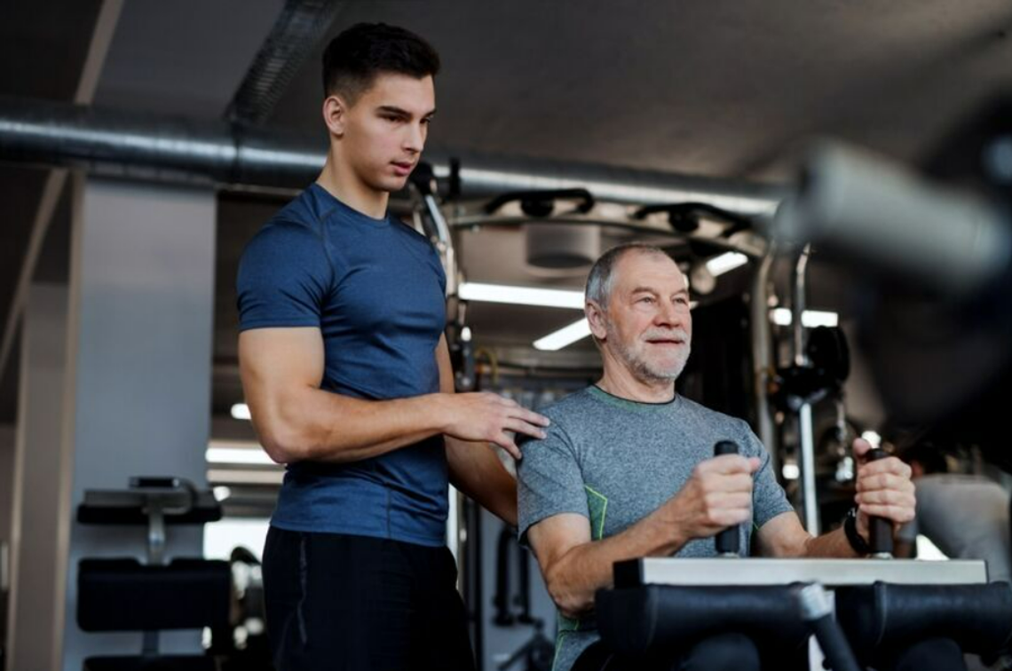 Myślisz o pracy trenera personalnego? Poznaj możliwości tego zawodu