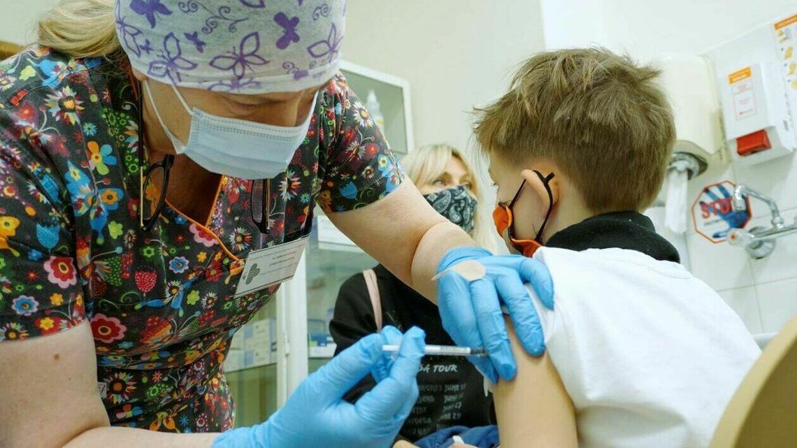 MZ: każda przychodnia może zamawiać szczepionki dla dzieci z Ukrainy