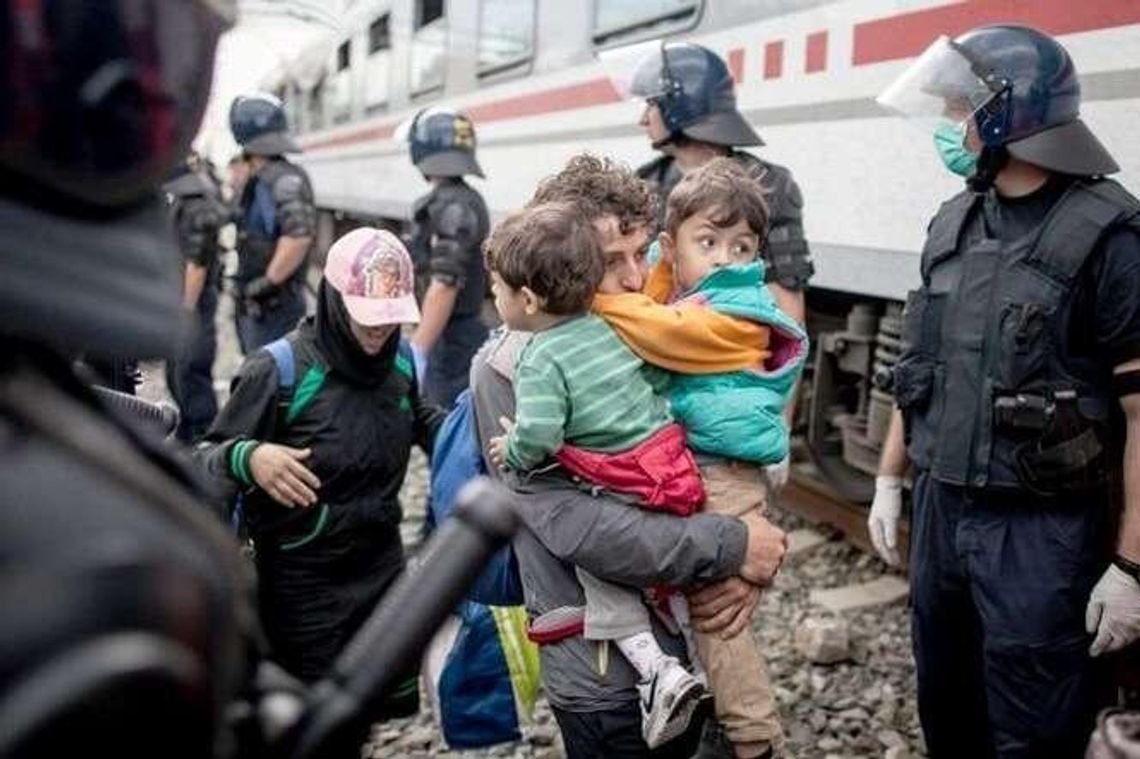 Na bałkańskim szlaku. Uchodźcom pomagają wolontariusze (zdjęcia)