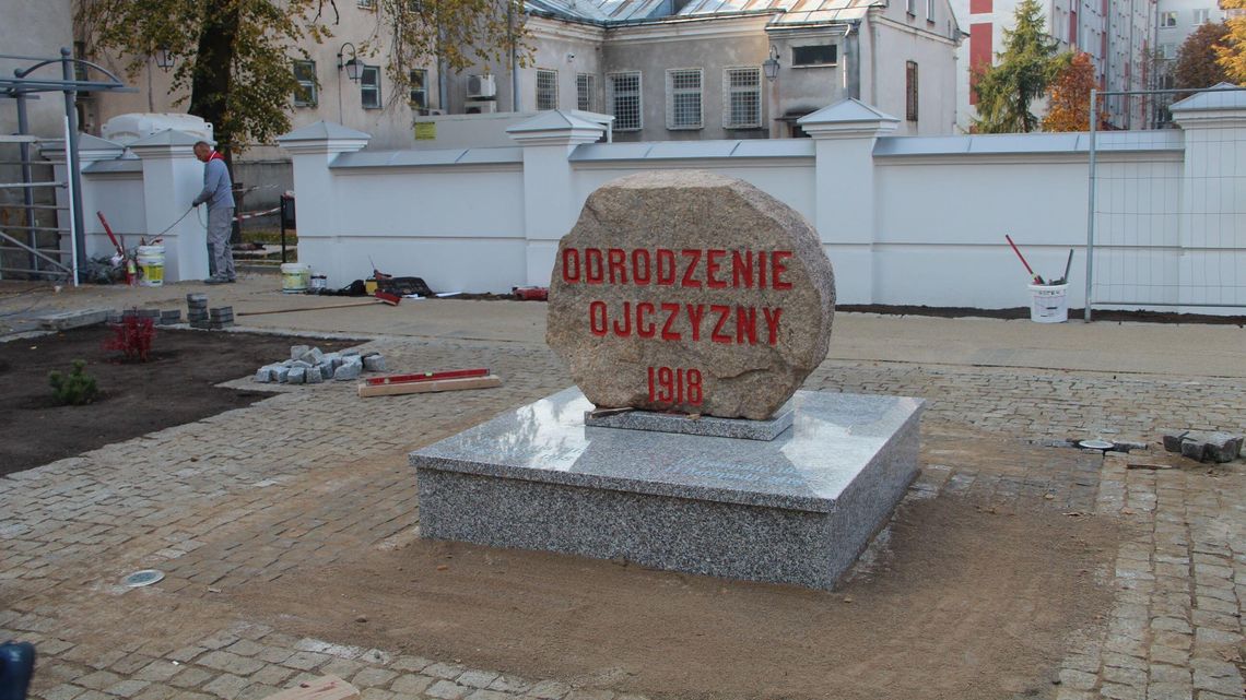 Na cokole stanął już nowy pomnik Na cokole stanął już nowy pomnik