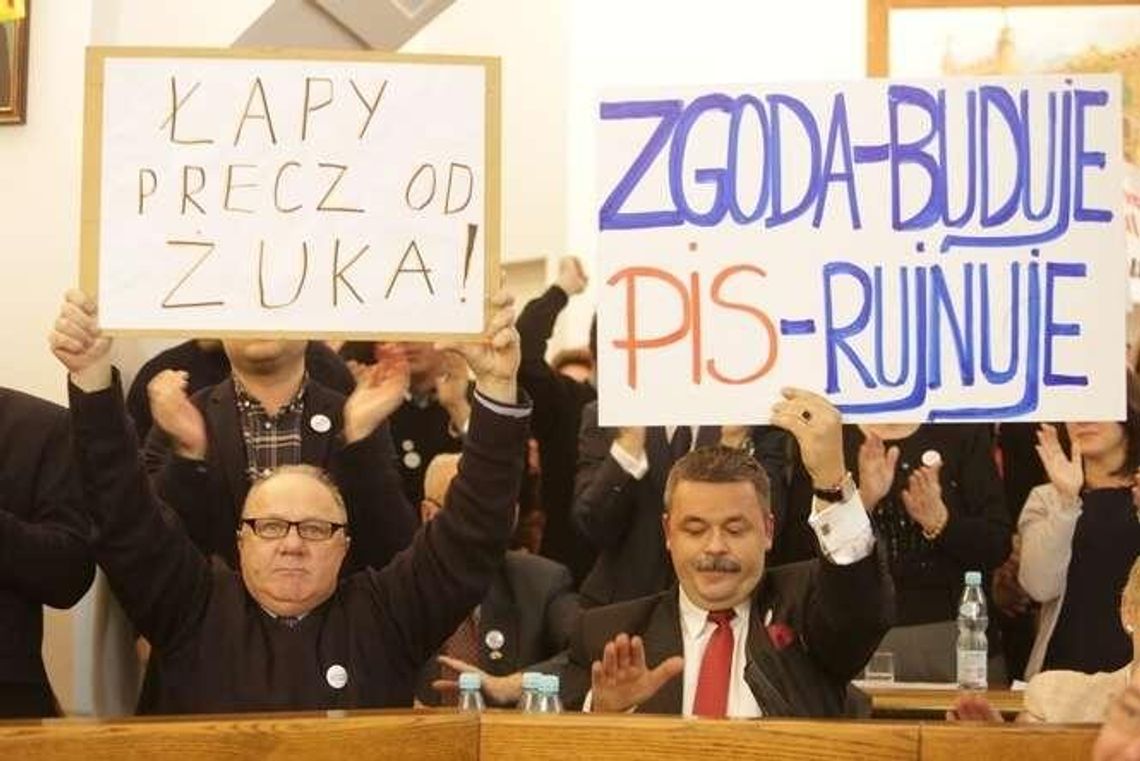 „Na drzewo”, „idź się powieś”, „do jeziora”. Prokurator zbada sesję Rady Miasta? PiS składa zawiadomienie „Na drzewo”, „idź się powieś”, „do jeziora”. Prokurator zbada sesję Rady Miasta? PiS składa zawiadomienie