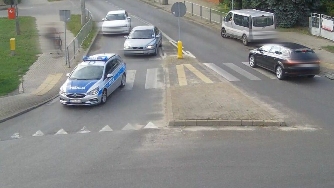 Na karetkę nie było czasu. Pędzili do szpitala pod eskortą policji [wideo]