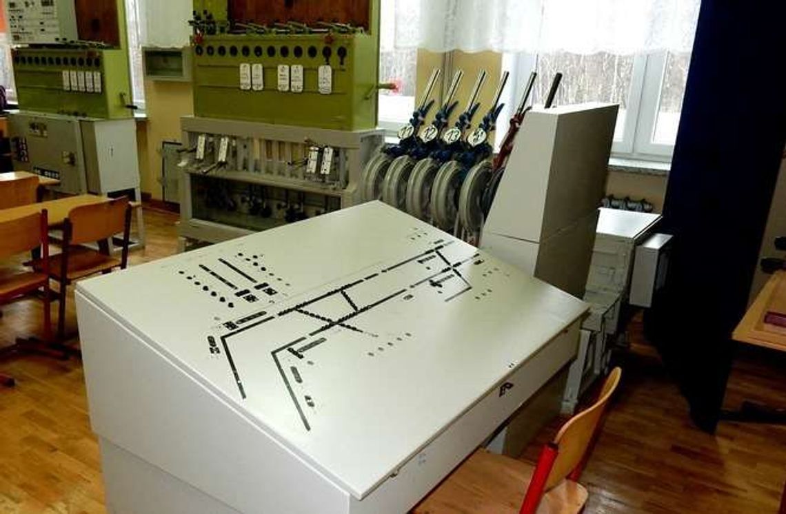 Na kierunkach kolejowych naukę zaczęło 1000 osób. Szkoła z Małaszewicz ma sprzęt od PKP PLK