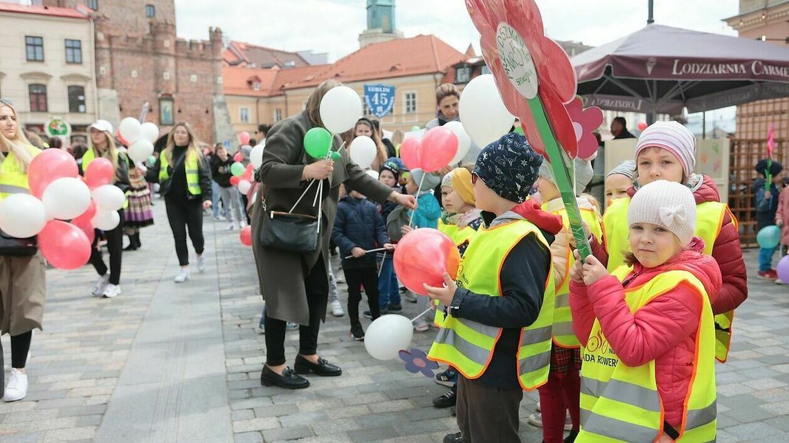 Na koniec było zdjęcie grupowe z drona. Kolorowy korowód w centrum Lublina. Zdjęcia