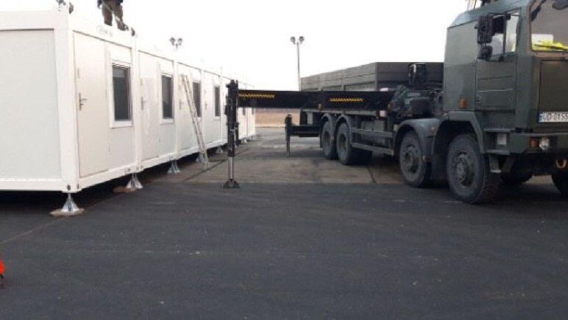 Na lotnisku powstaje obozowisko dla żołnierzy