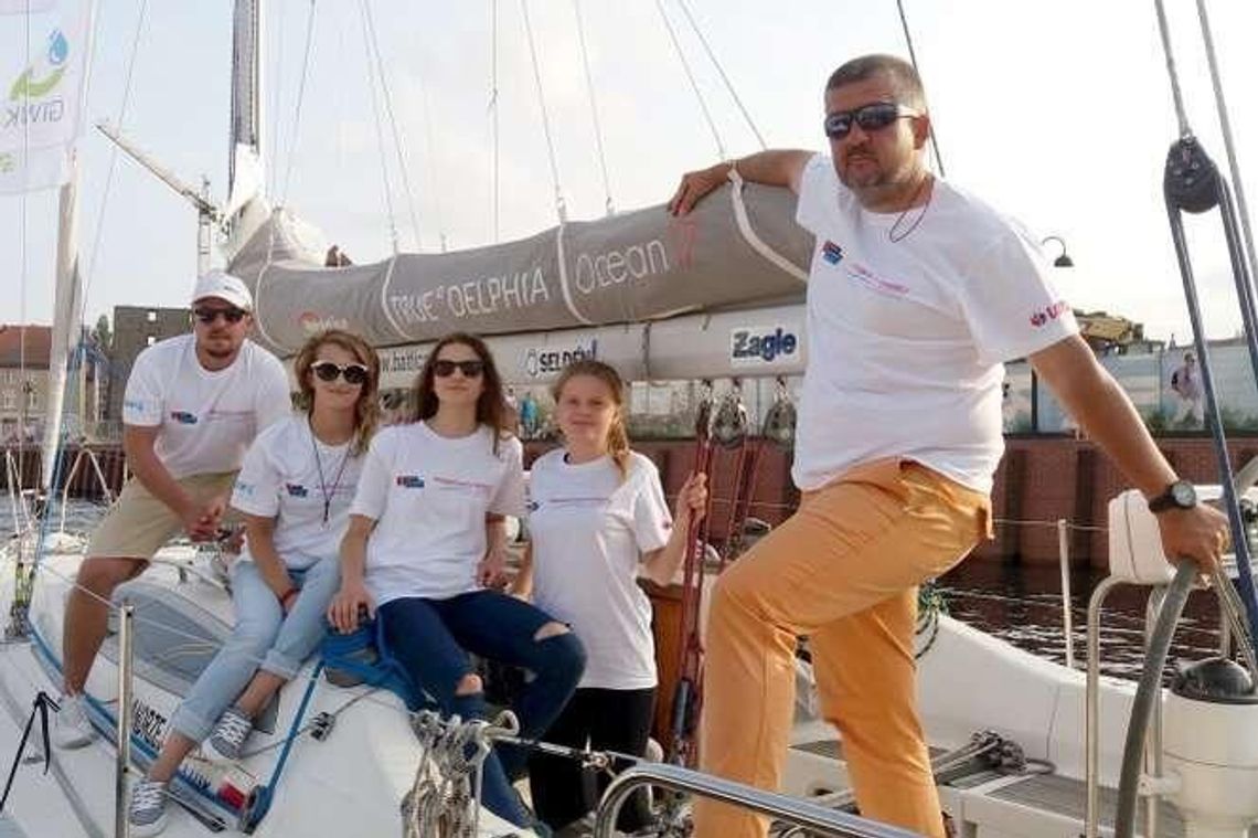 Na morzu, w nagrodę. Uczennice wypłynęły w wakacyjny rejs