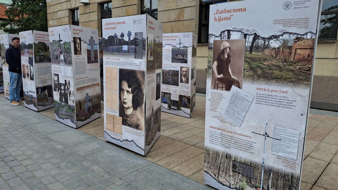 Na Placu Litewskim otwarto wystawę IPN „Wołyń 1943. Ofiary, relacje, miejsca pamięci”