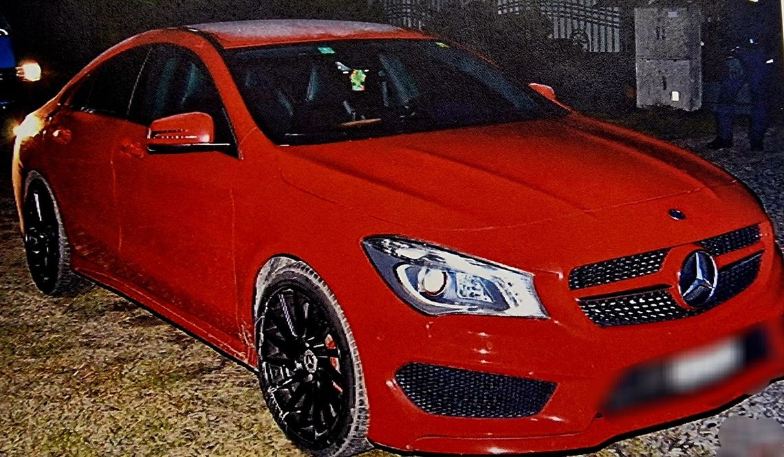 Na „podwójnym gazie” i bez prawka. Kierującemu grozi kilka lat więzienia Na „podwójnym gazie” i bez prawka. Kierującemu grozi kilka lat więzienia