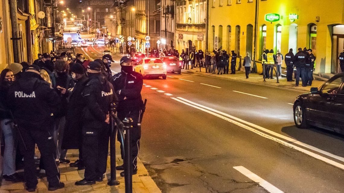 Na proteście w Lublinie policja zmieniła taktykę. Koronasceptyków traktowała łagodniej