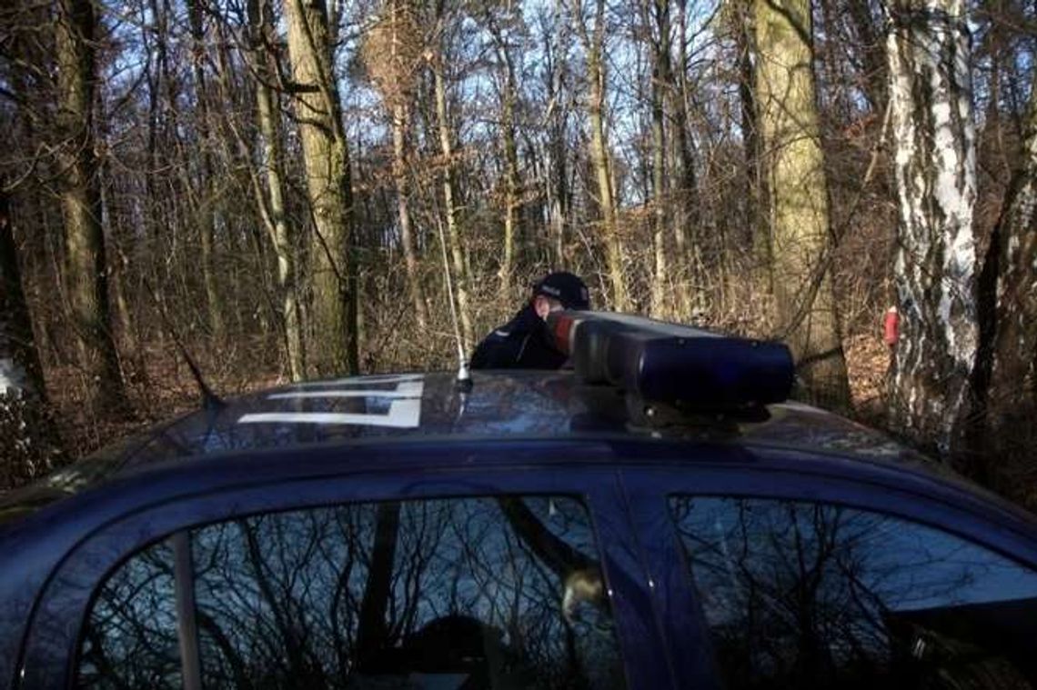 Na skok skradzioną ciężarówką, potem przeładunek. Ale gang popełnił kilka błędów