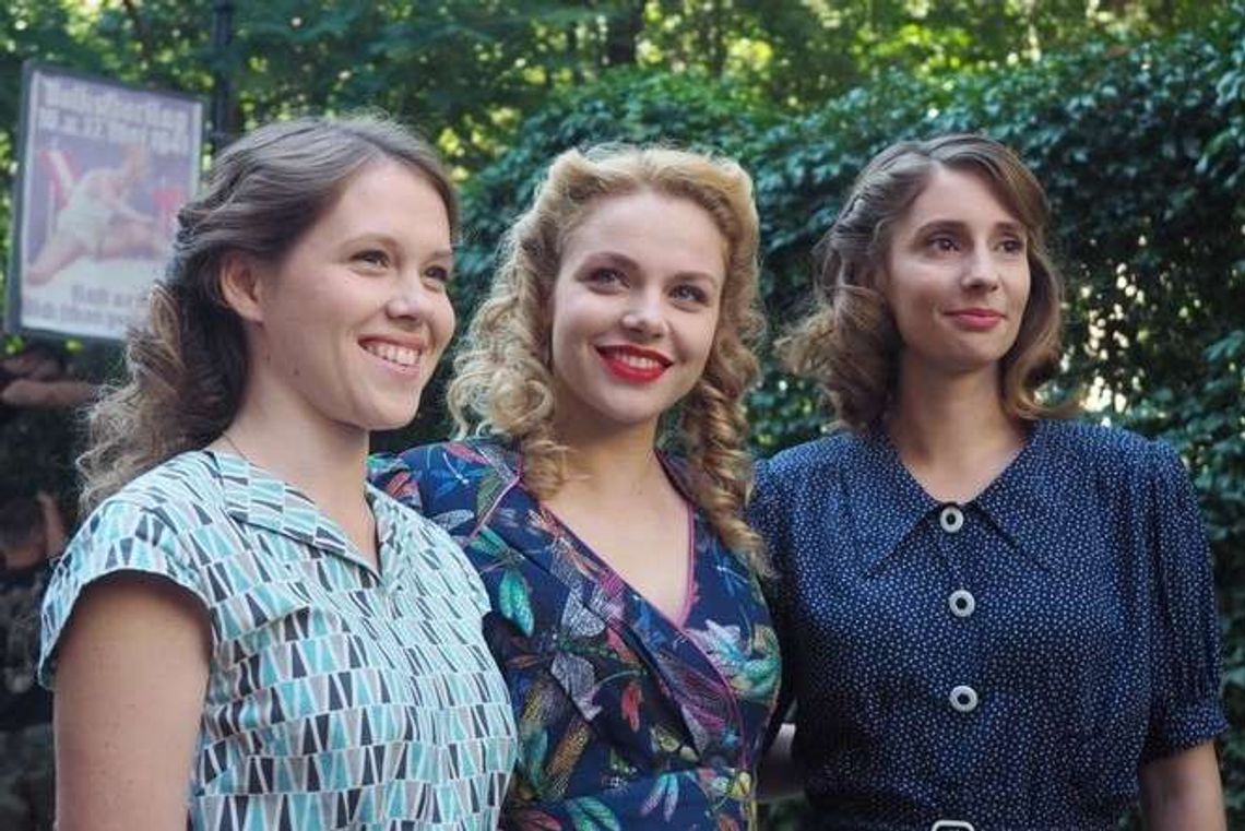 Na Starym Mieście flagi ze swastykami. Kręcą drugi sezon "Wojennych dziewczyn"