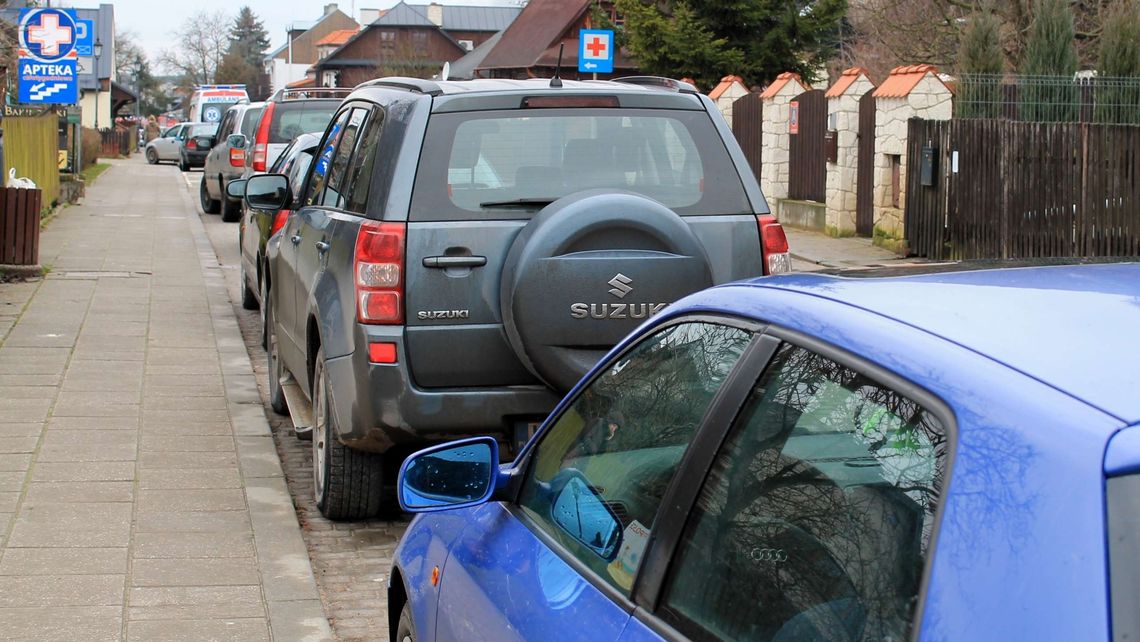 Na tej ulicy w Kazimierzu Dolnym parkowali często turyści. Ale to już koniec