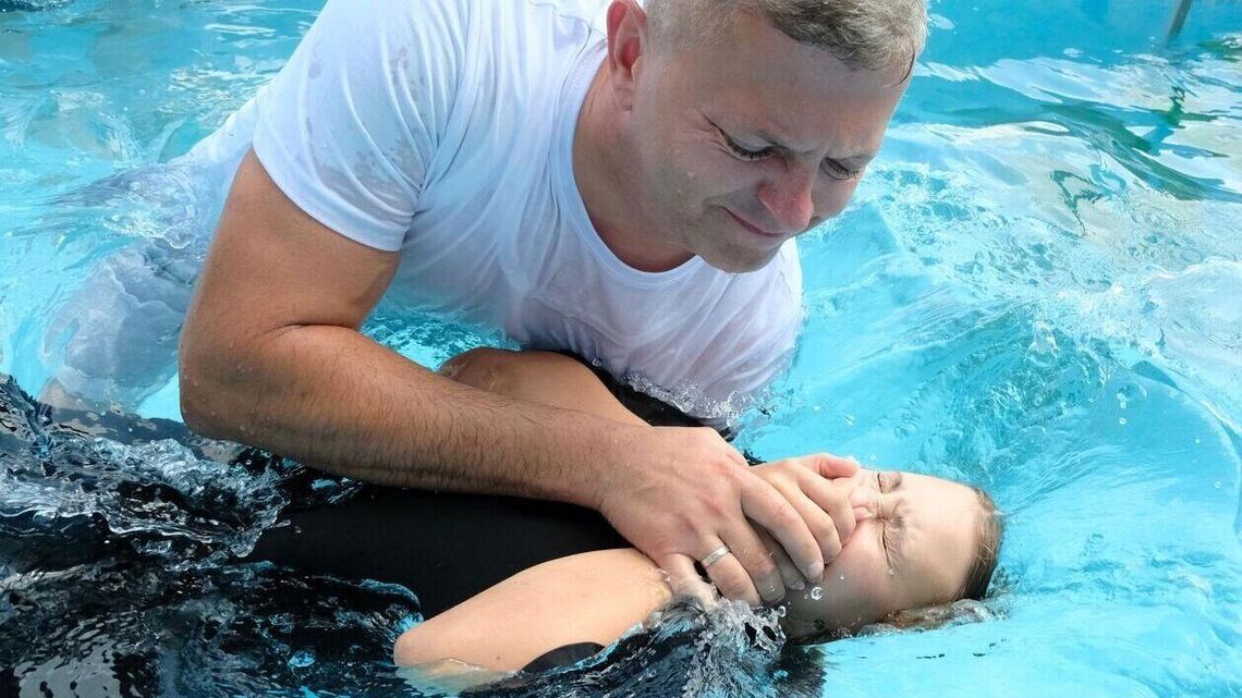 Na trybunach zamiast kibiców świadkowie Jehowy