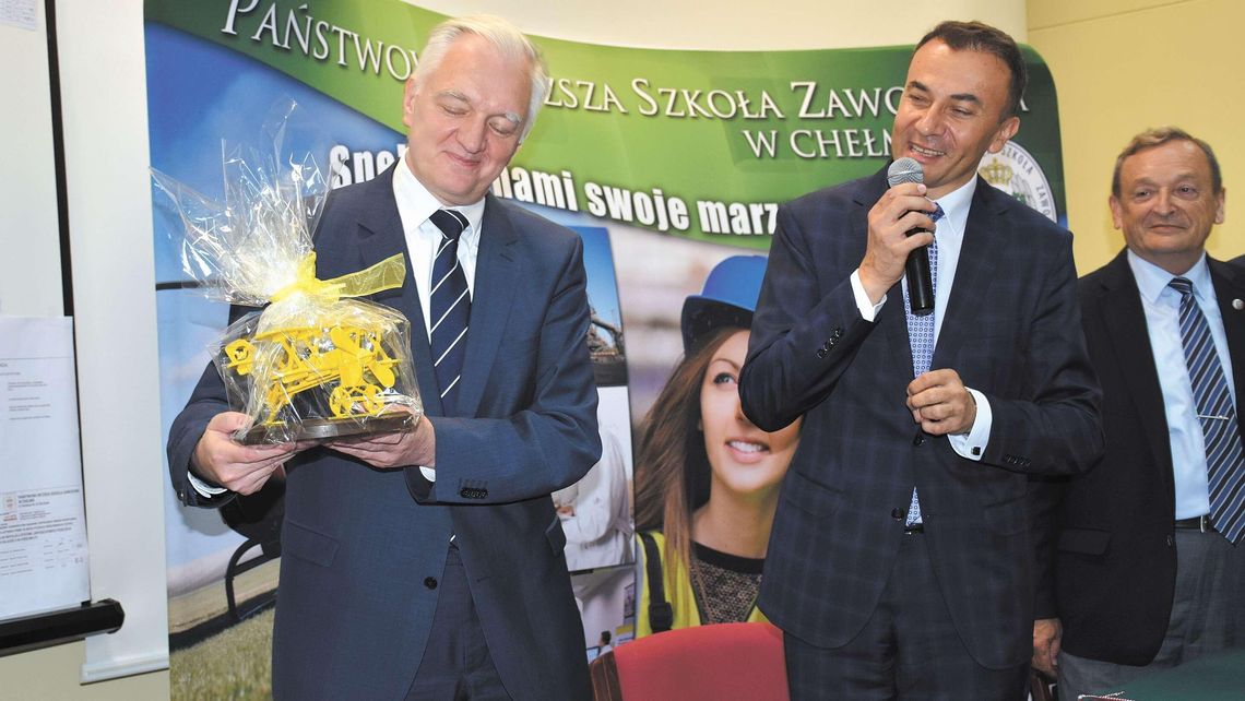 Na tym lotnisku powstanie nowy pas startowy. Minister Gowin dał 16 milionów złotych 