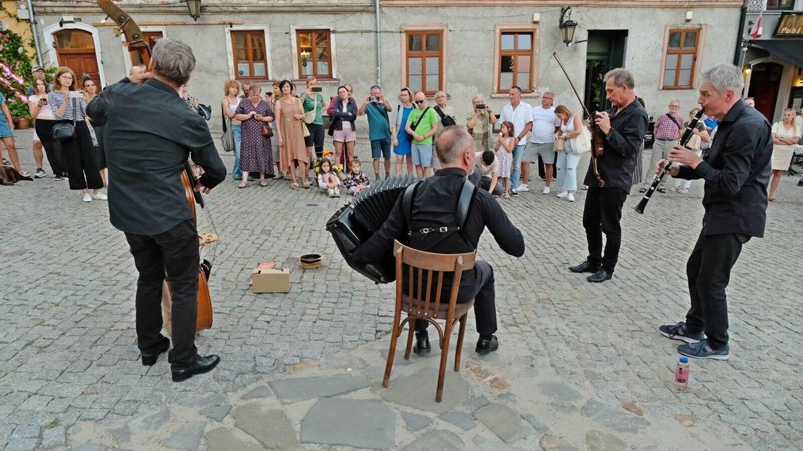 Na ulicach miasta wybrzmiała muzyka klezmerska. To znak że rozpoczyna się Lubliner Festival Na ulicach miasta wybrzmiała muzyka klezmerska. To znak że rozpoczyna się Lubliner Festival