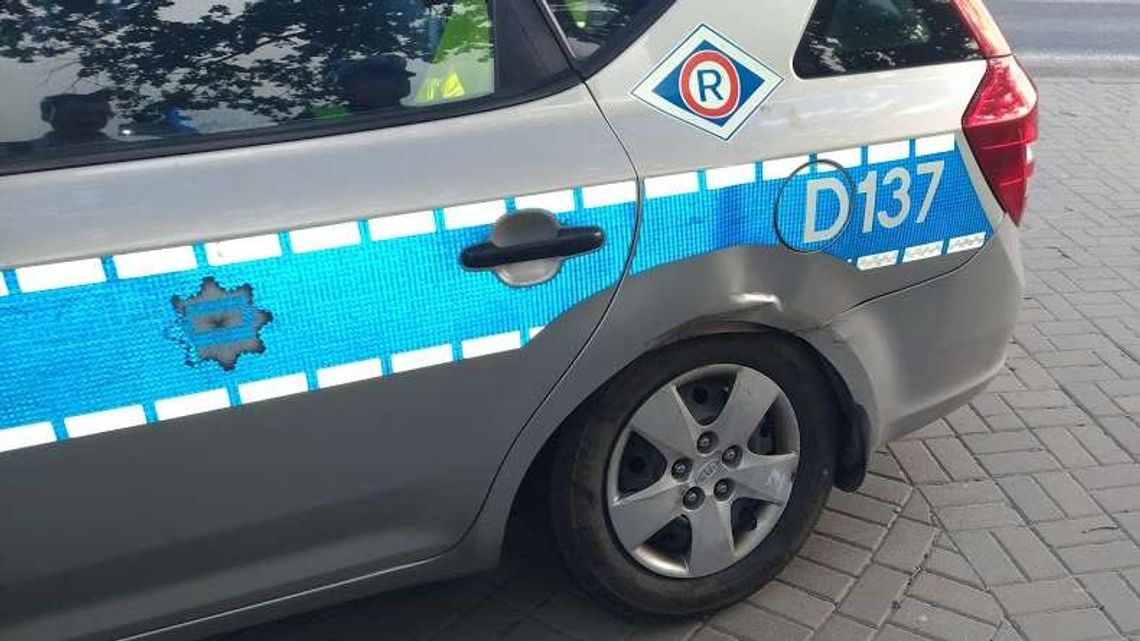 Na widok policjantów rzucił się do ucieczki. Najpierw samochodem, potem pieszo